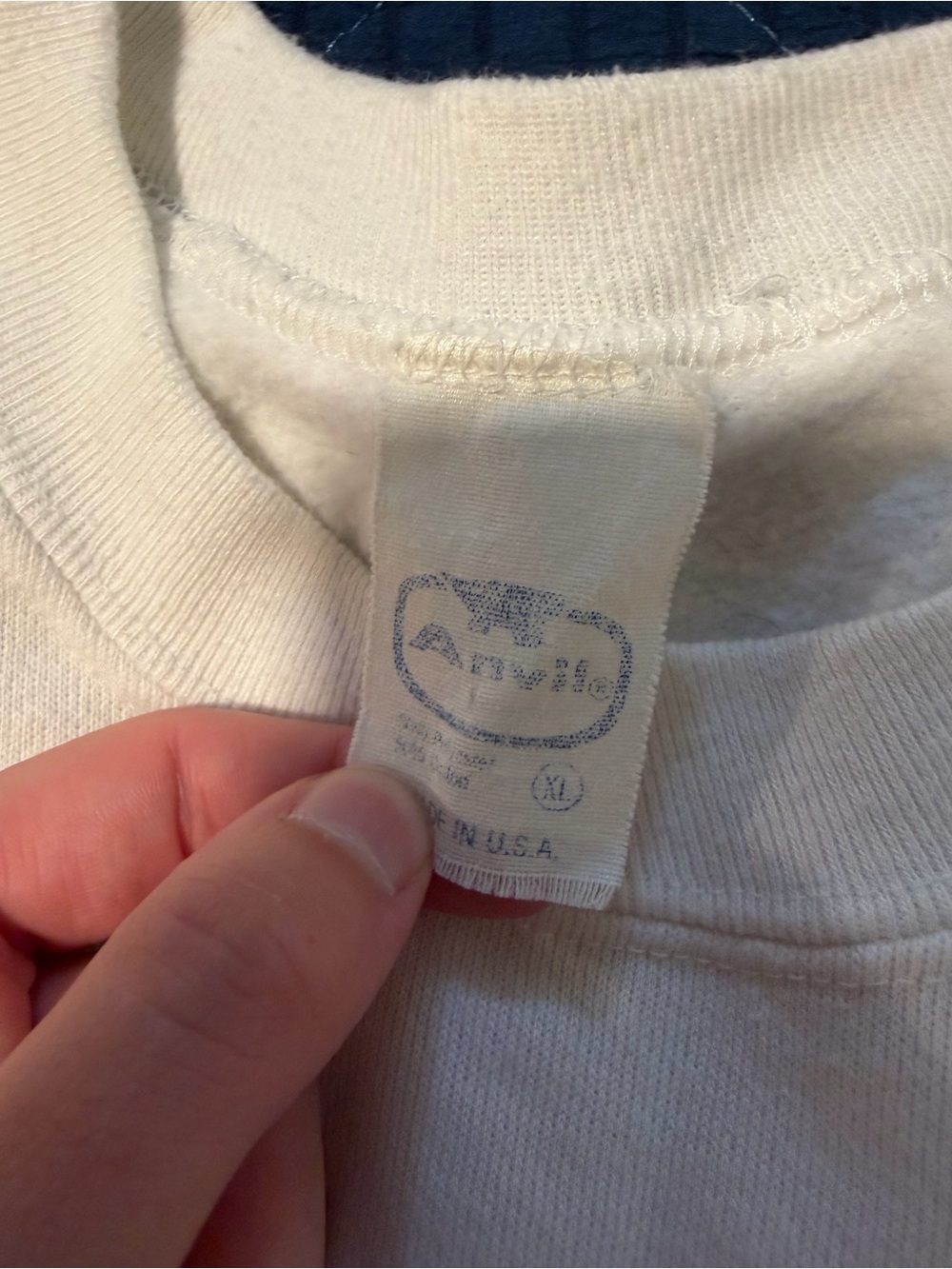Anvil Crewneck - Picture 3 of 4